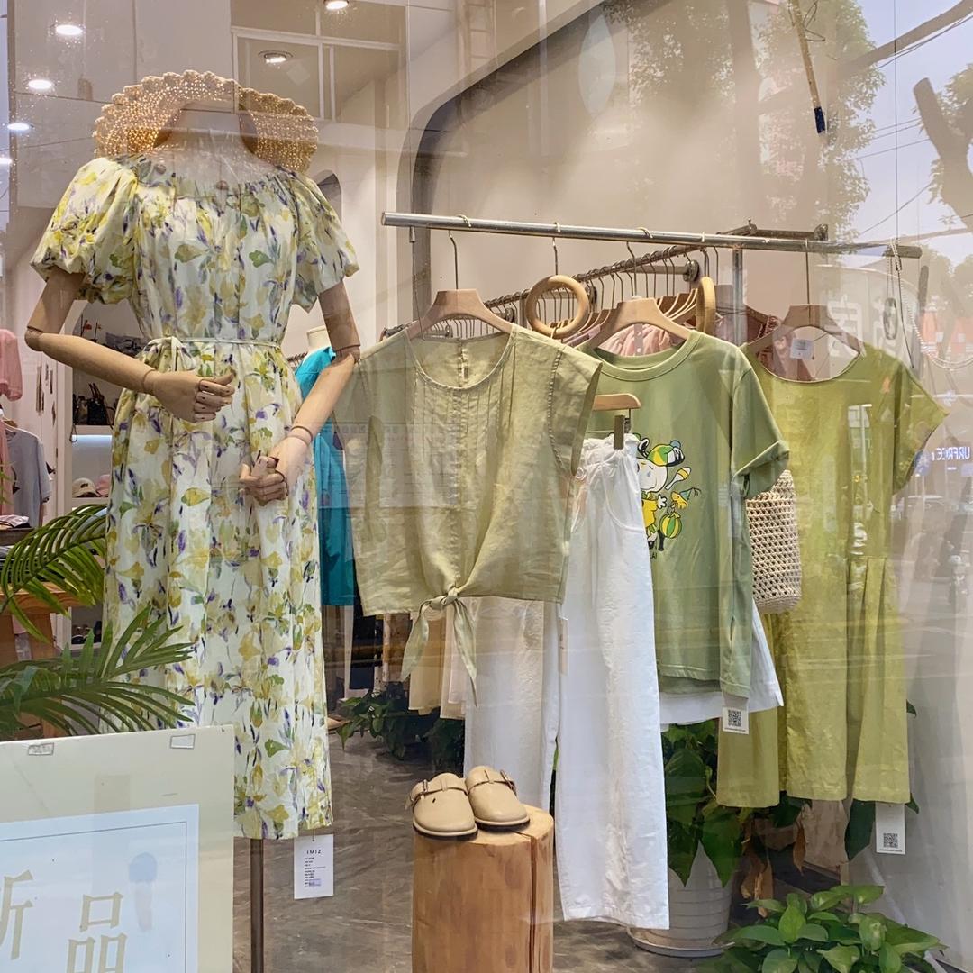 斯域服装店（店名焦点