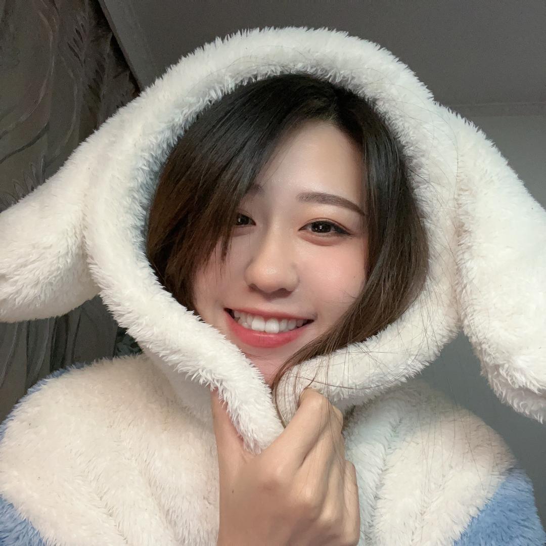 一只爱吃肉的🐰