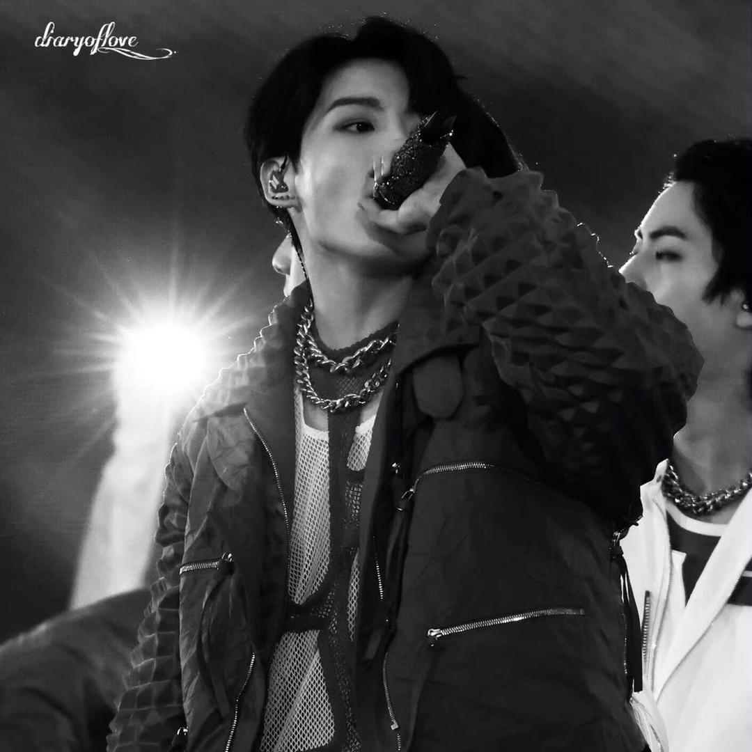 Levi。