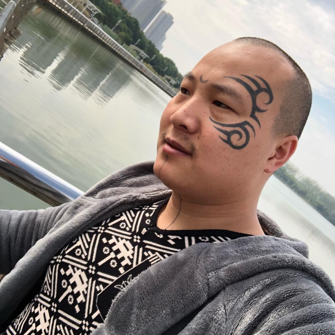 登辉·招牌猪头肉猪蹄创始人