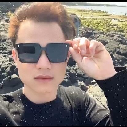 六