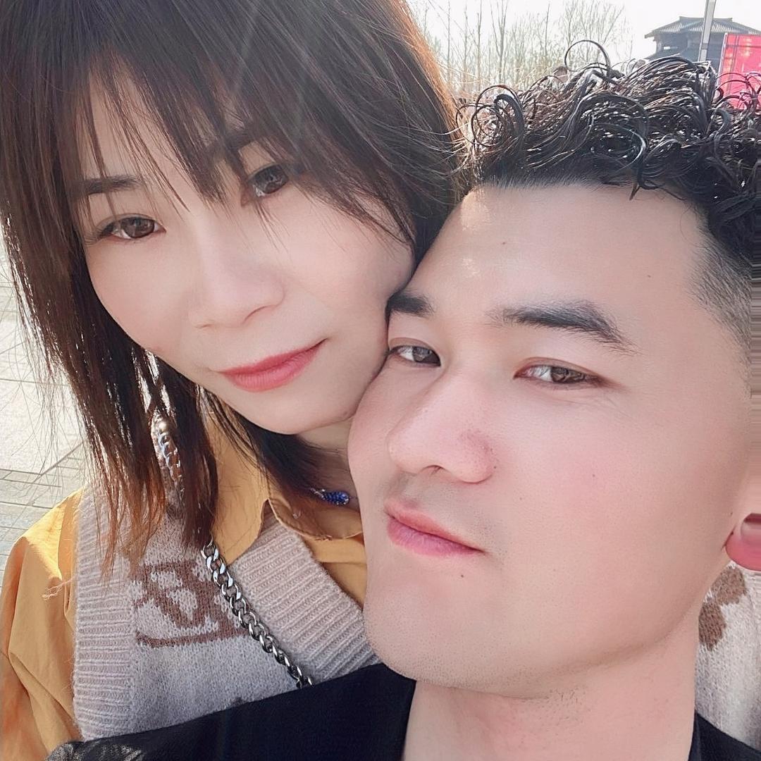 夫妻骑行（2元超市）