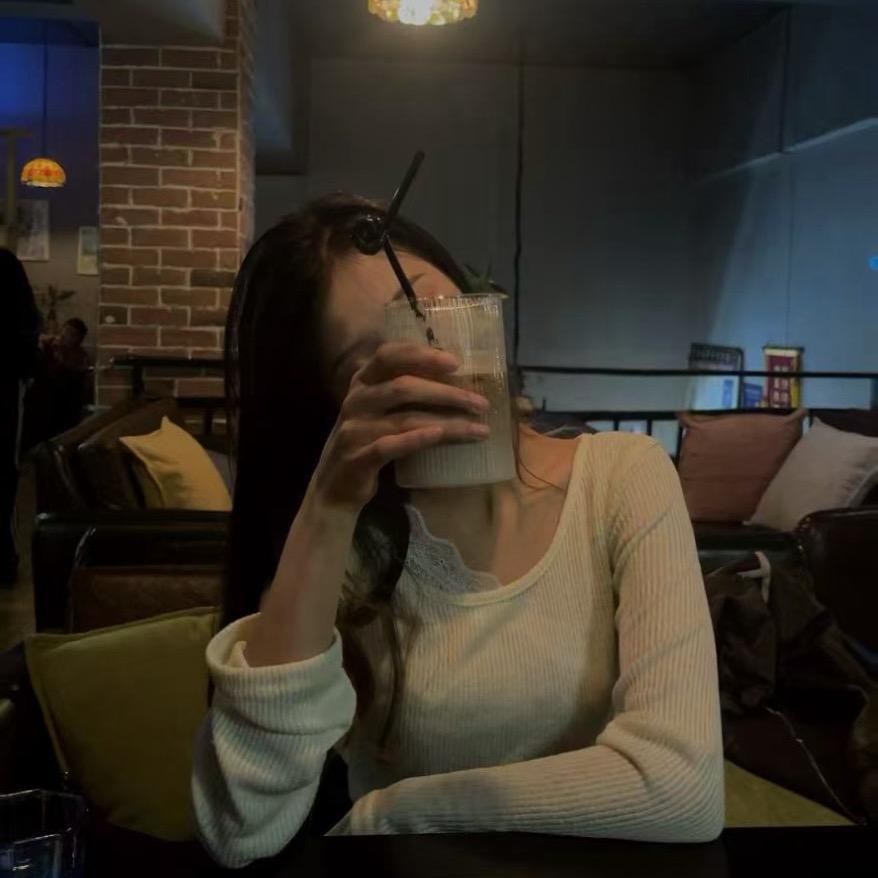 去海边会买束花滴～