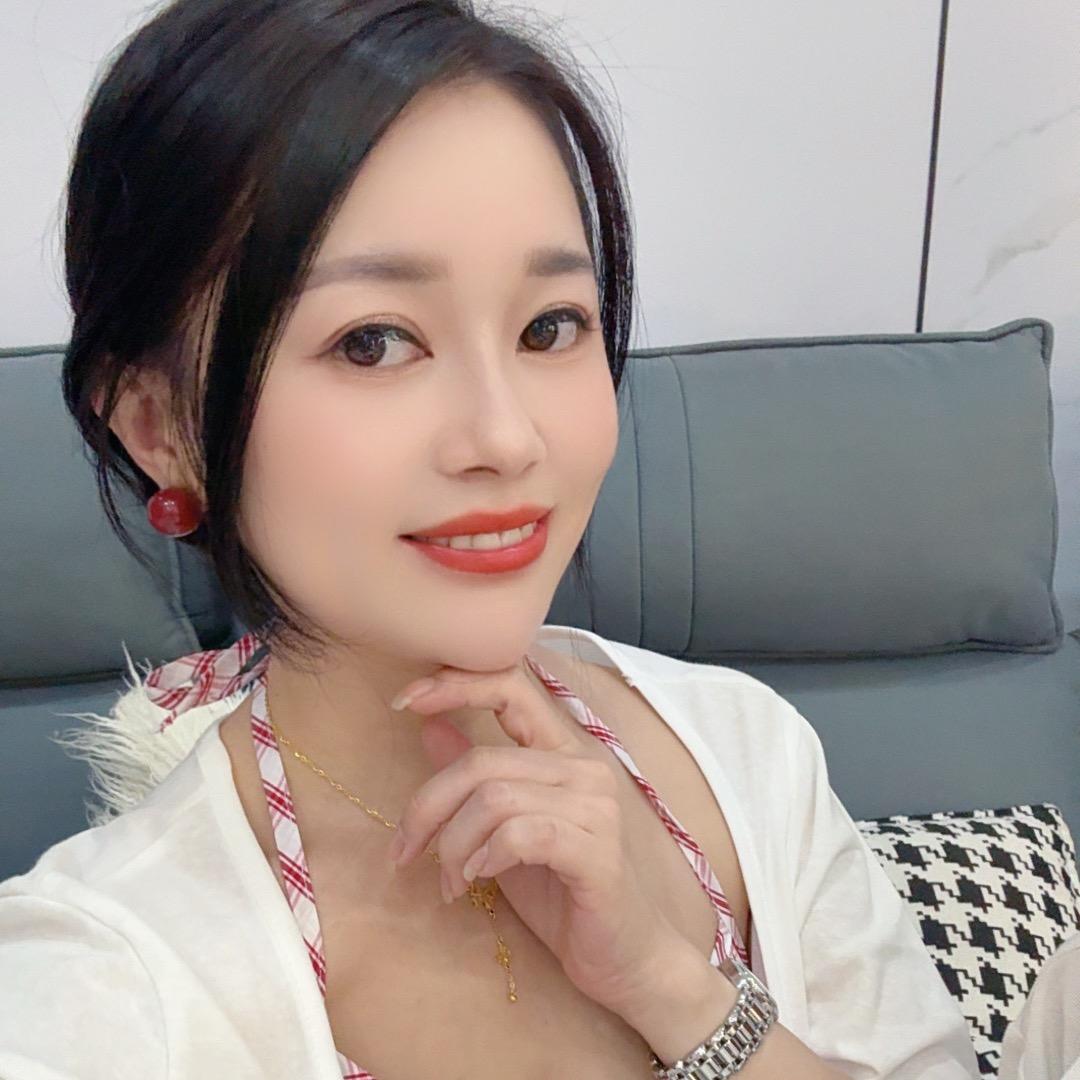 倾世女王、