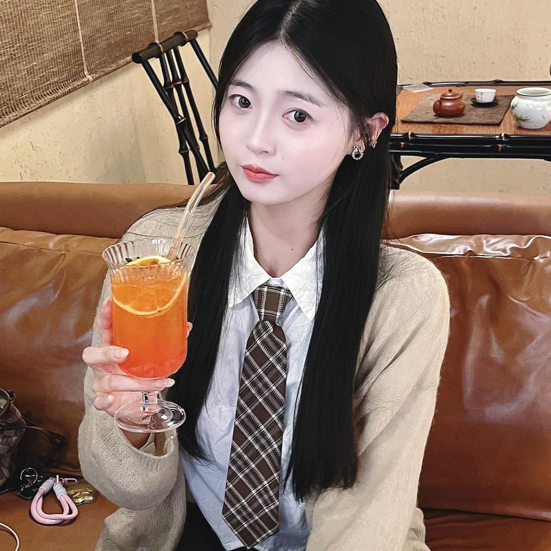 陈雅汐.