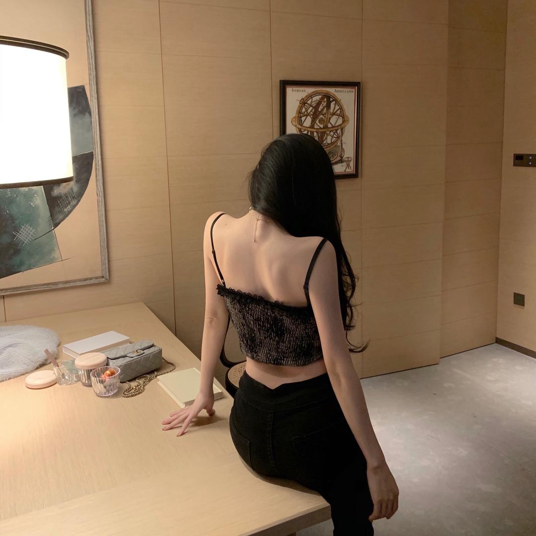 啤酒肚的小白兔