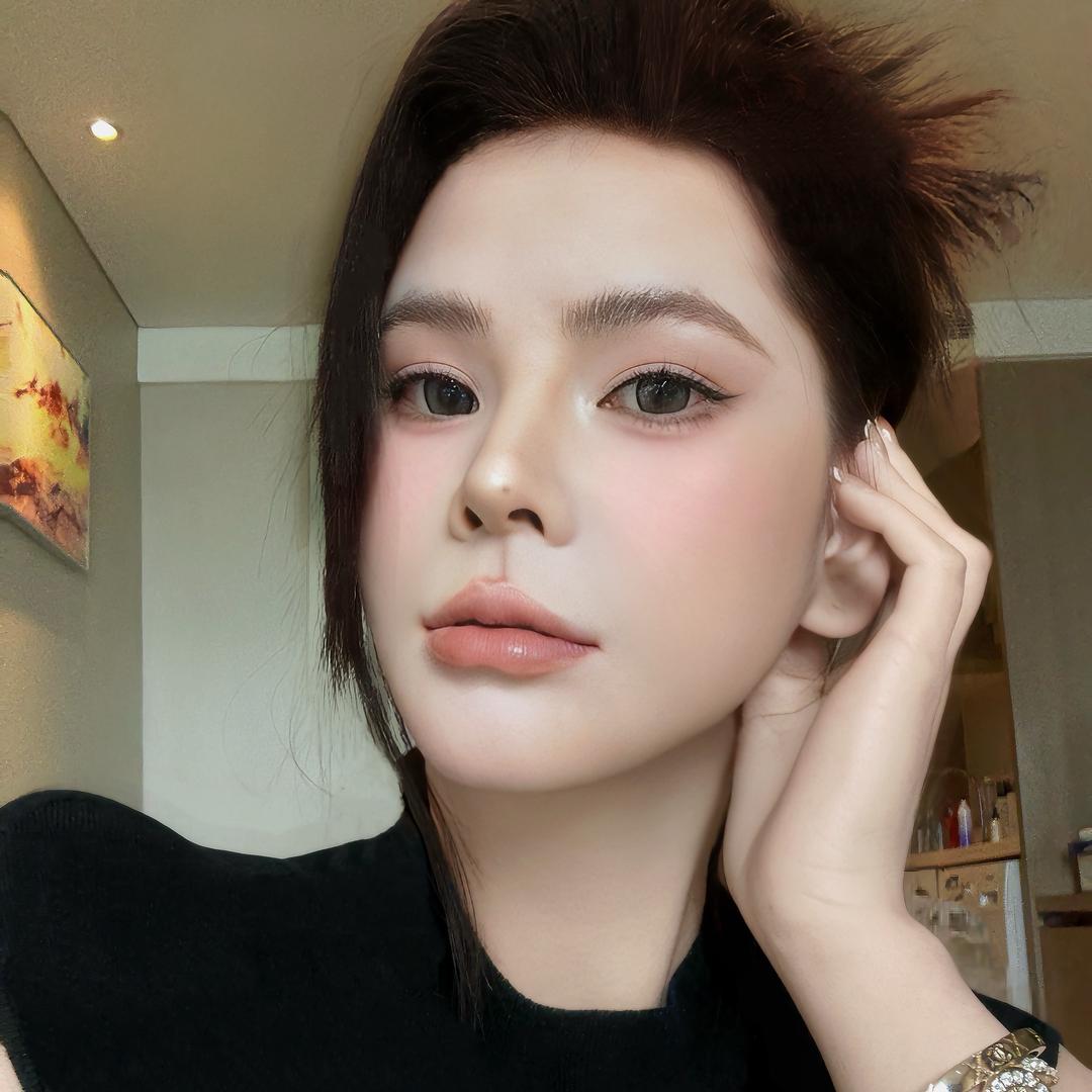 Susu苏苏（很会化妆）