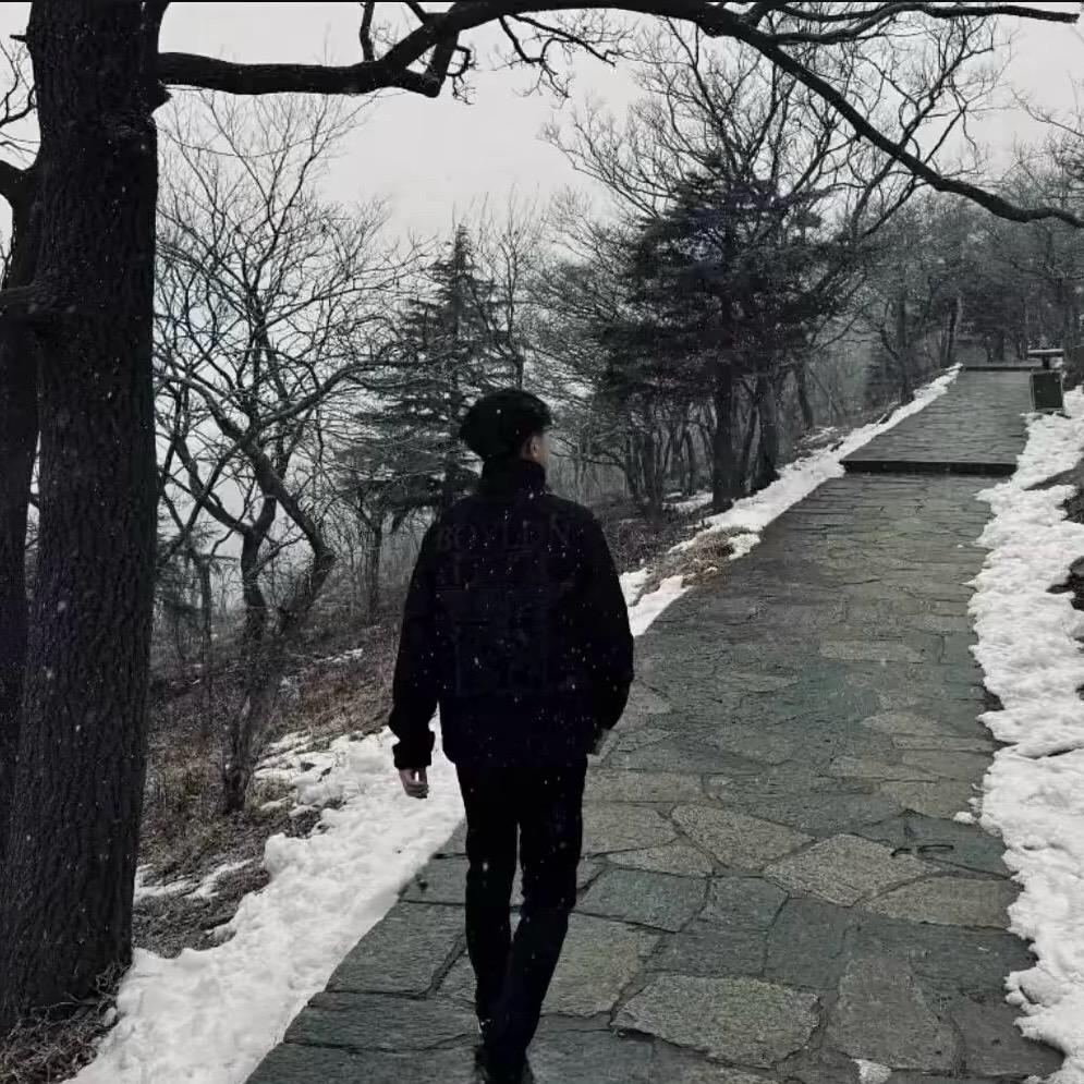 只有一个（呆^玥）