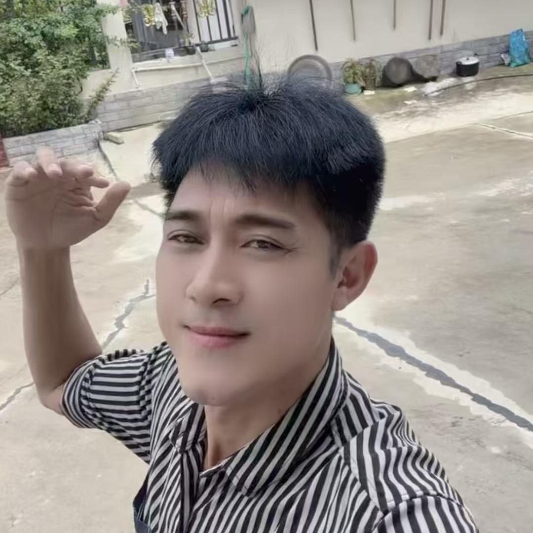 起哥起忠诚网红主持