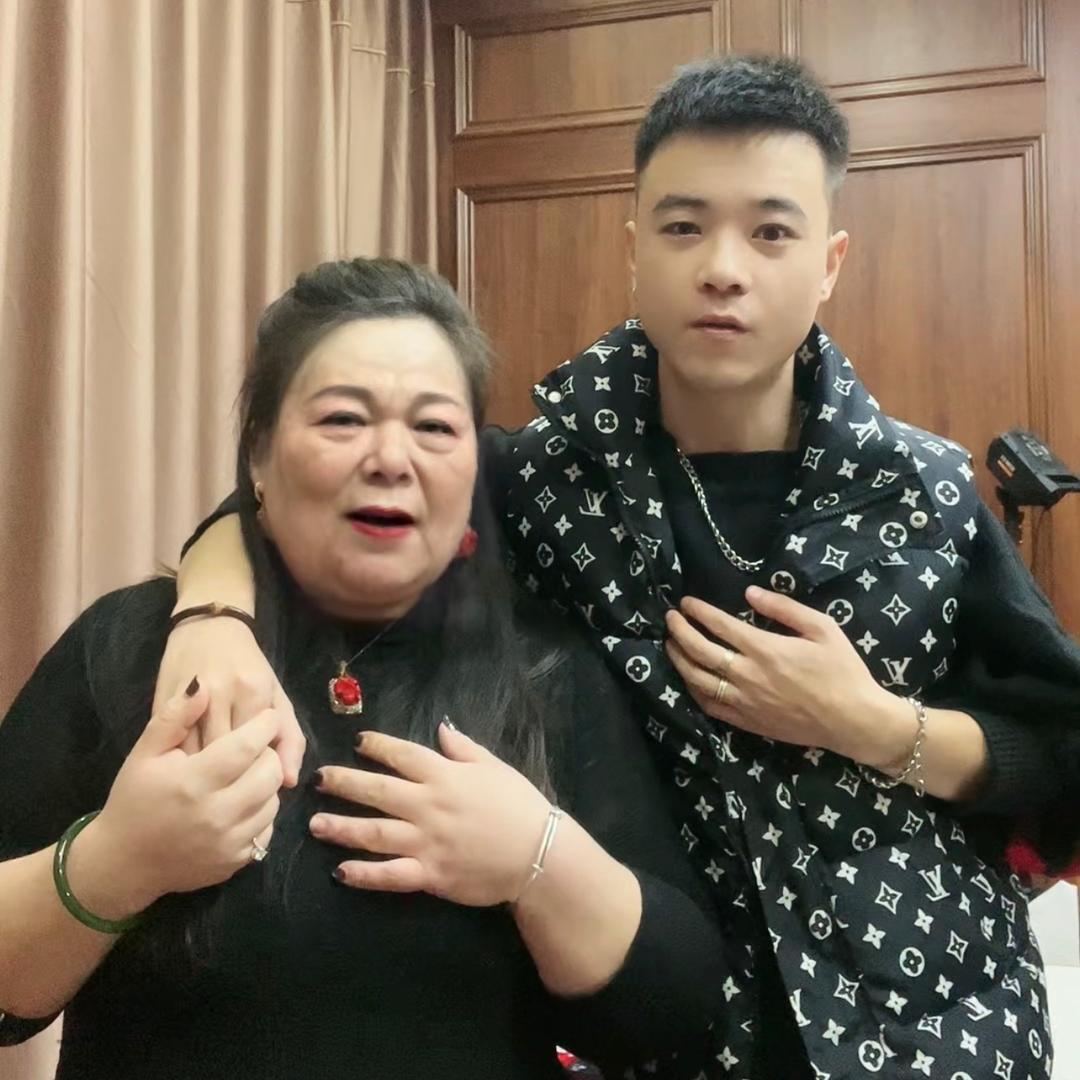 琼瑶夫妇
