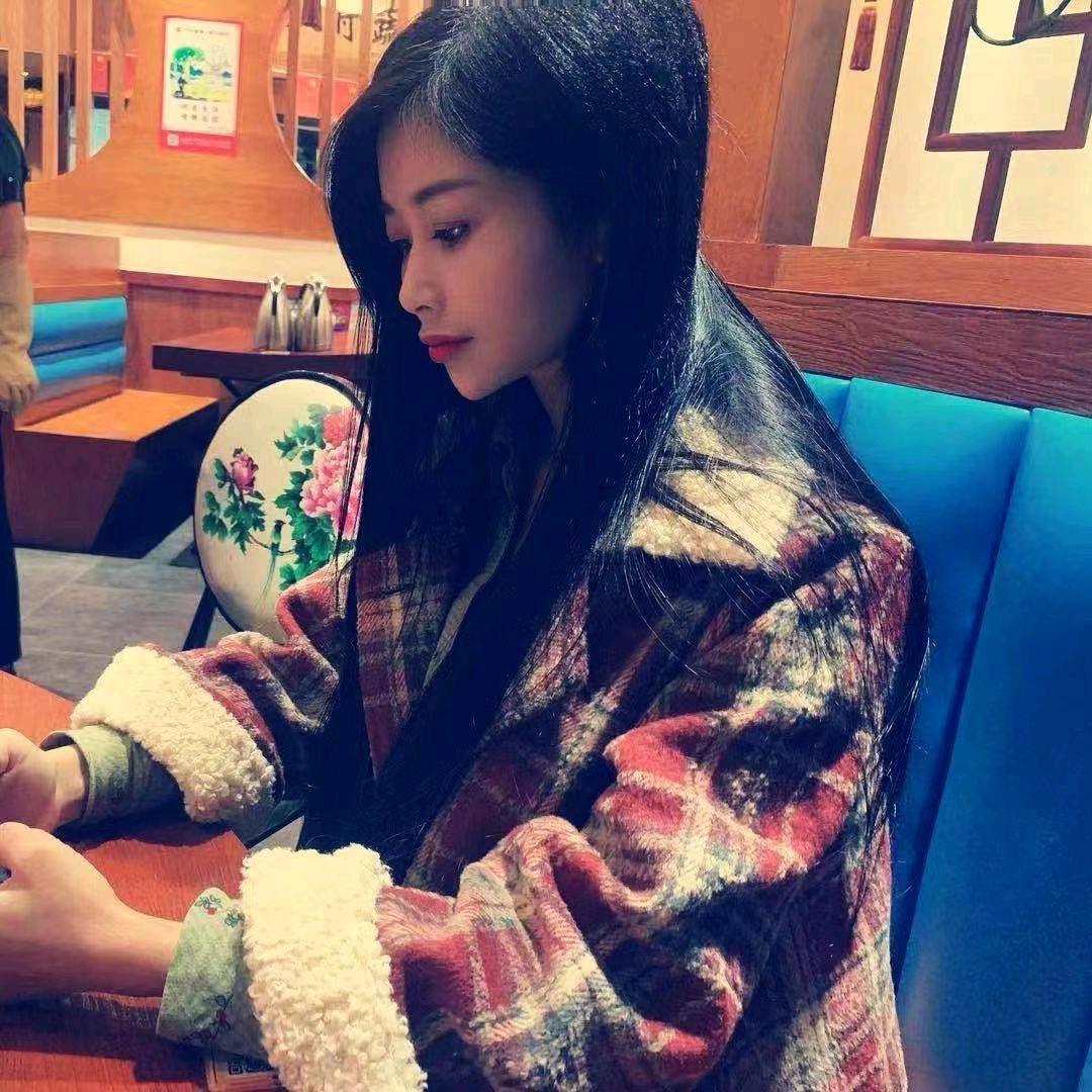 虎牙妹手势舞
