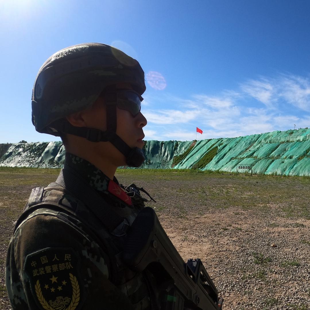 雇佣兵阿金搞跨境