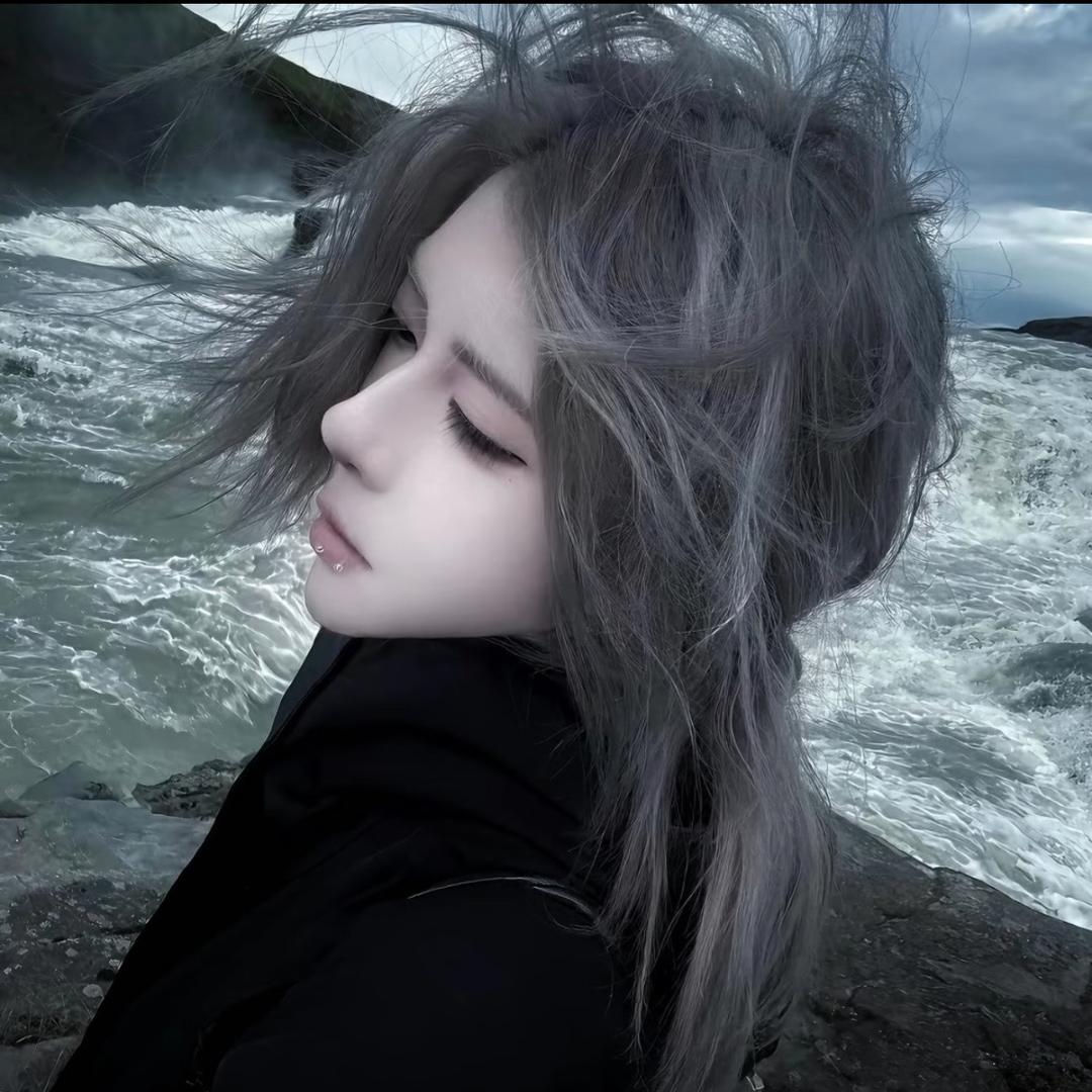 偷吃前夫骨灰被老公和男朋友家暴