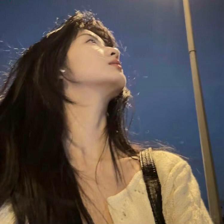 Q倩^*^