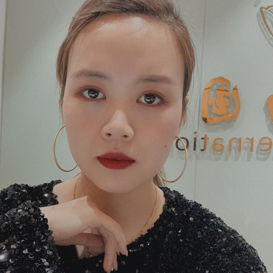 飞飞时尚国际美甲美睫金轮店