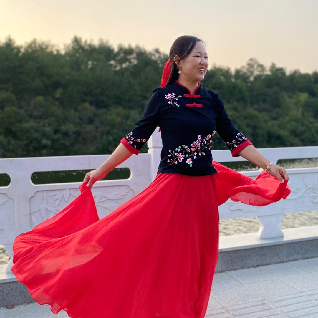 欣欣大码轻奢女装