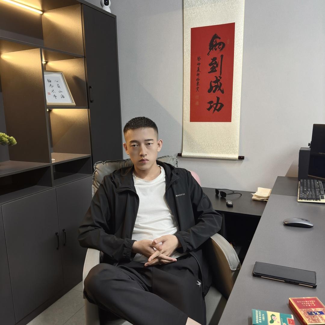 岚县百万地产有限公司