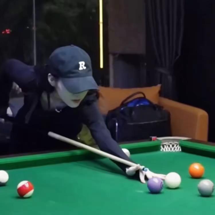 是静静呀Cj