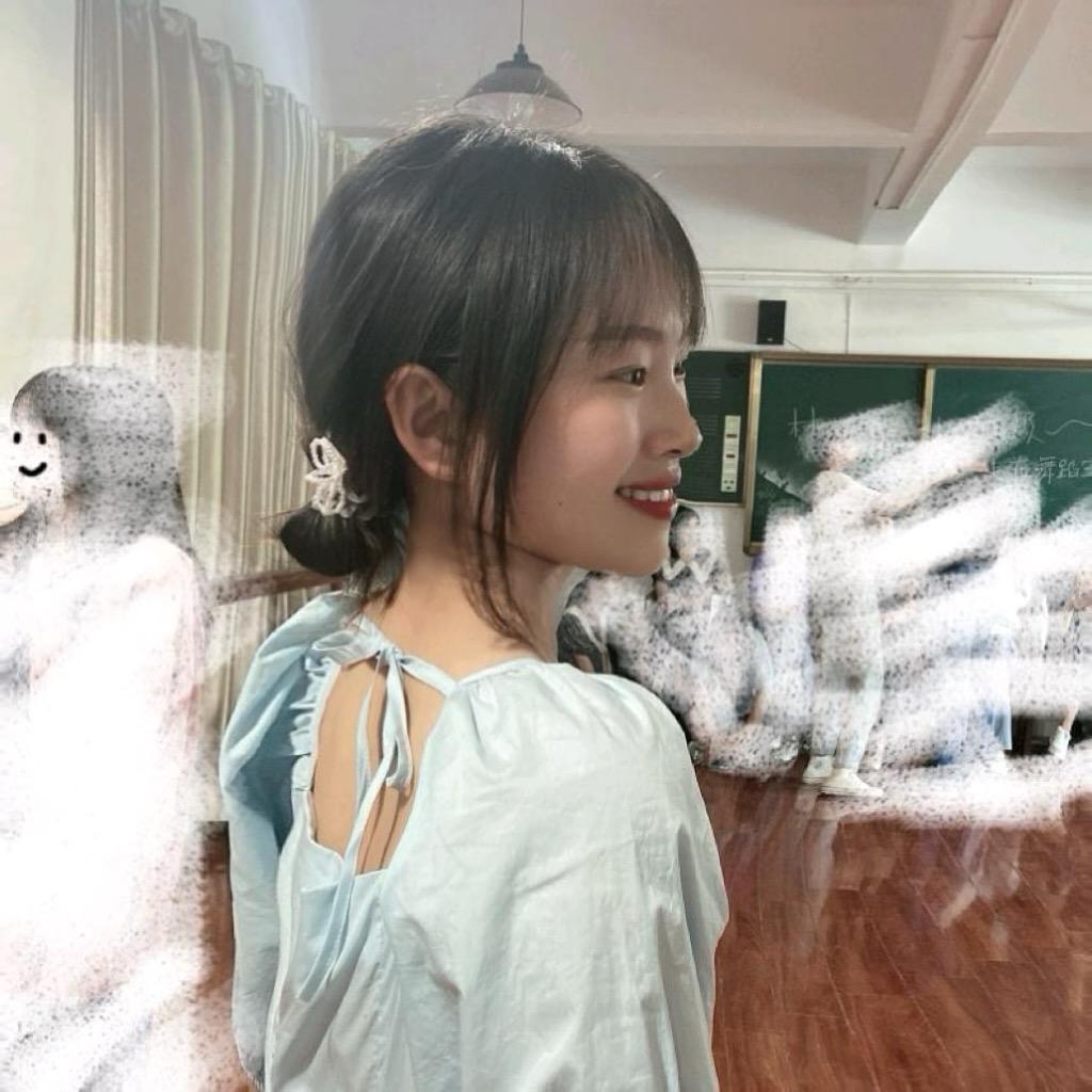 小彤.