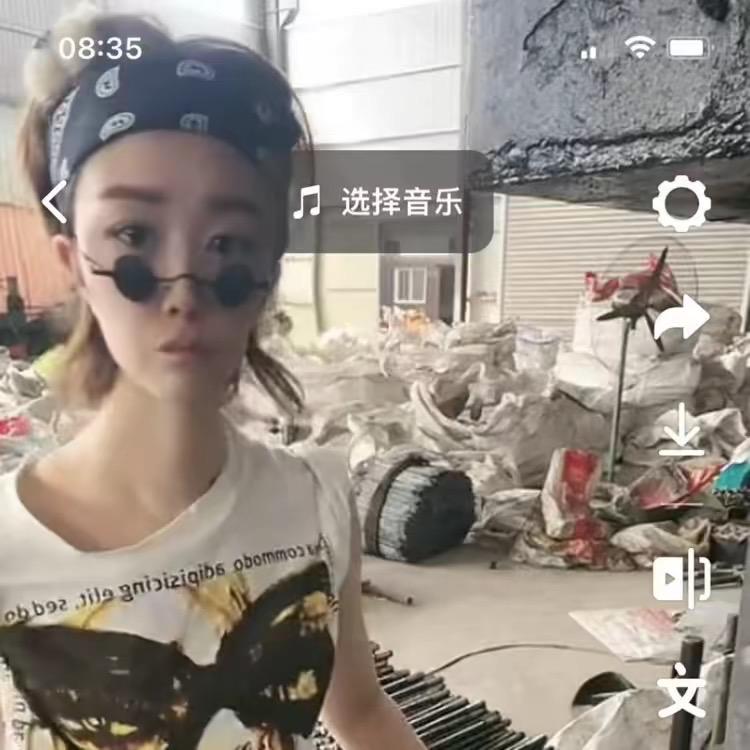 打螺丝的小女孩💪