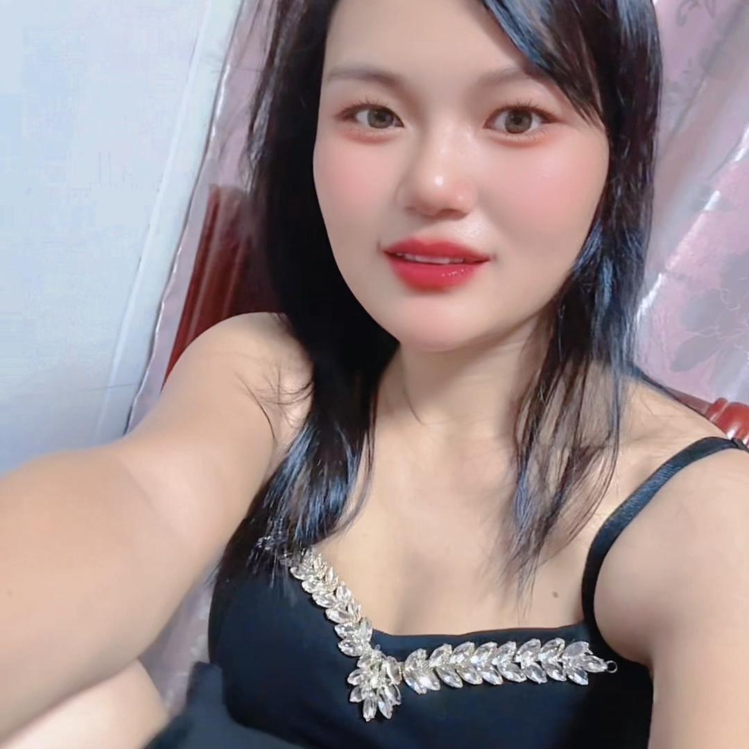 女老板卖货车