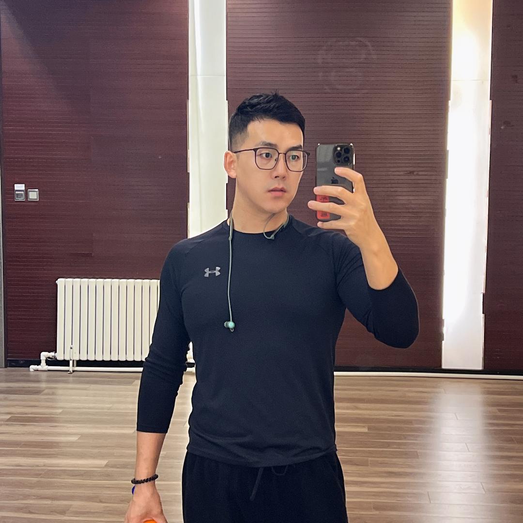 王MOMO