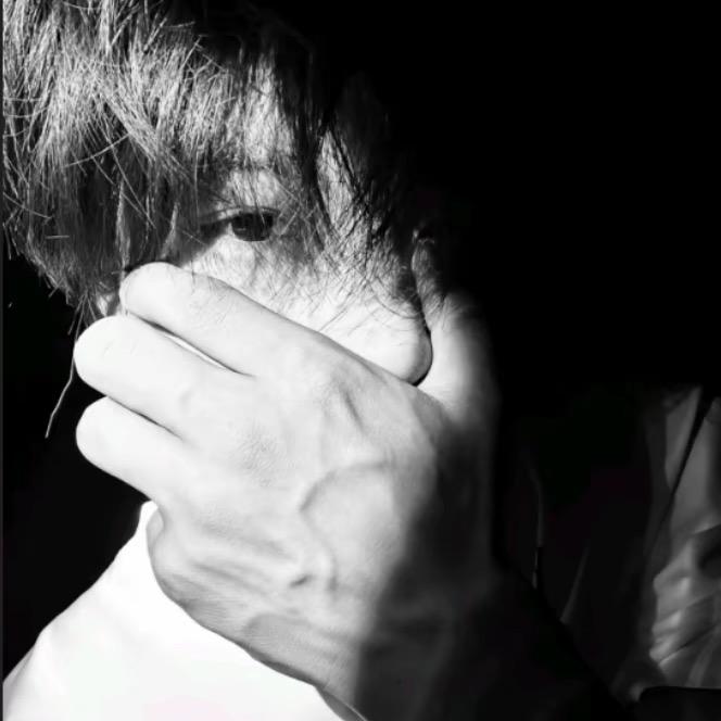 温文儒雅七先生。