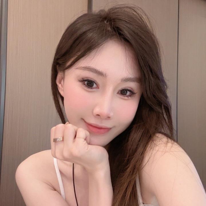 哇塞的玥玥