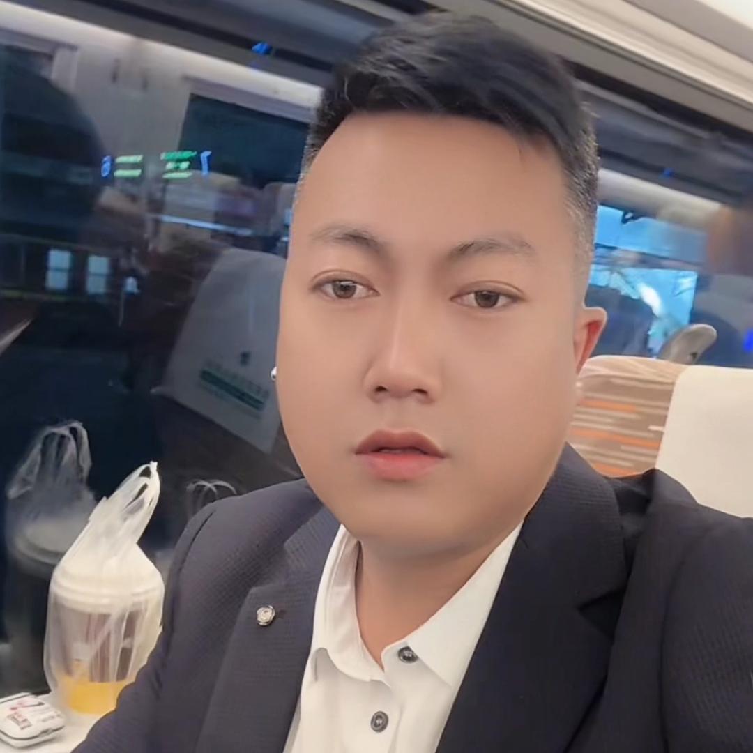 美能达健身器械大区负责人  张利刚