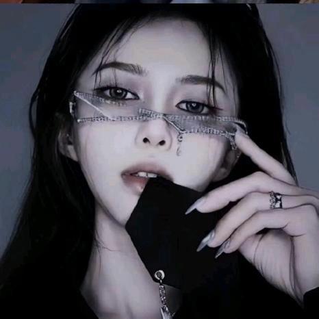 小美嘴特馋