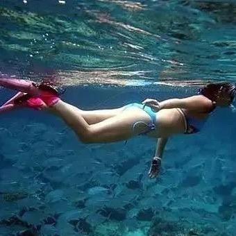 荷尔萌游泳健身郝录阳