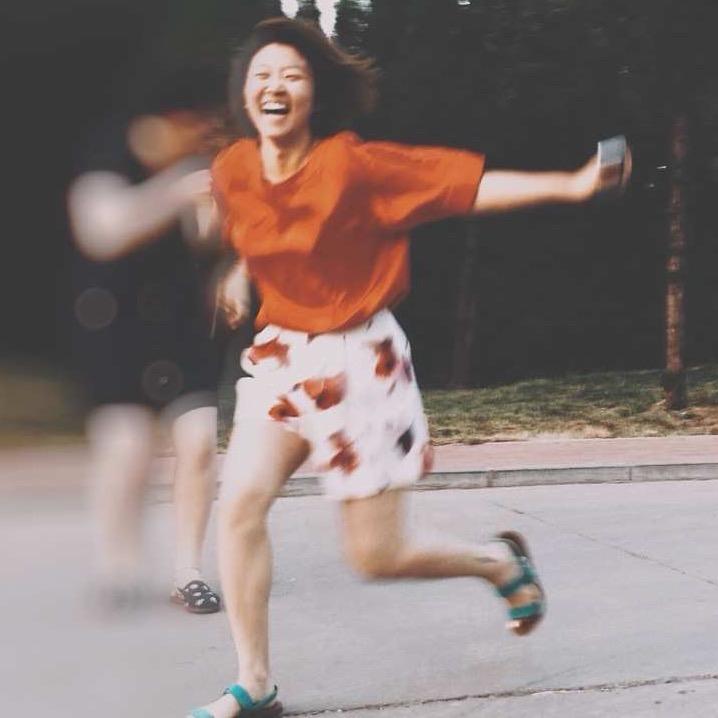大满足的小翔子