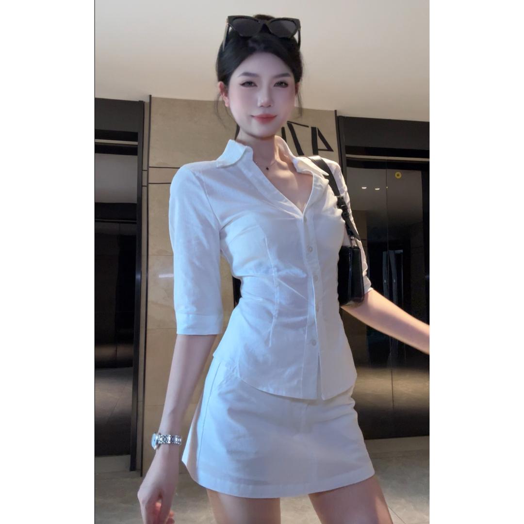 黄一白服饰