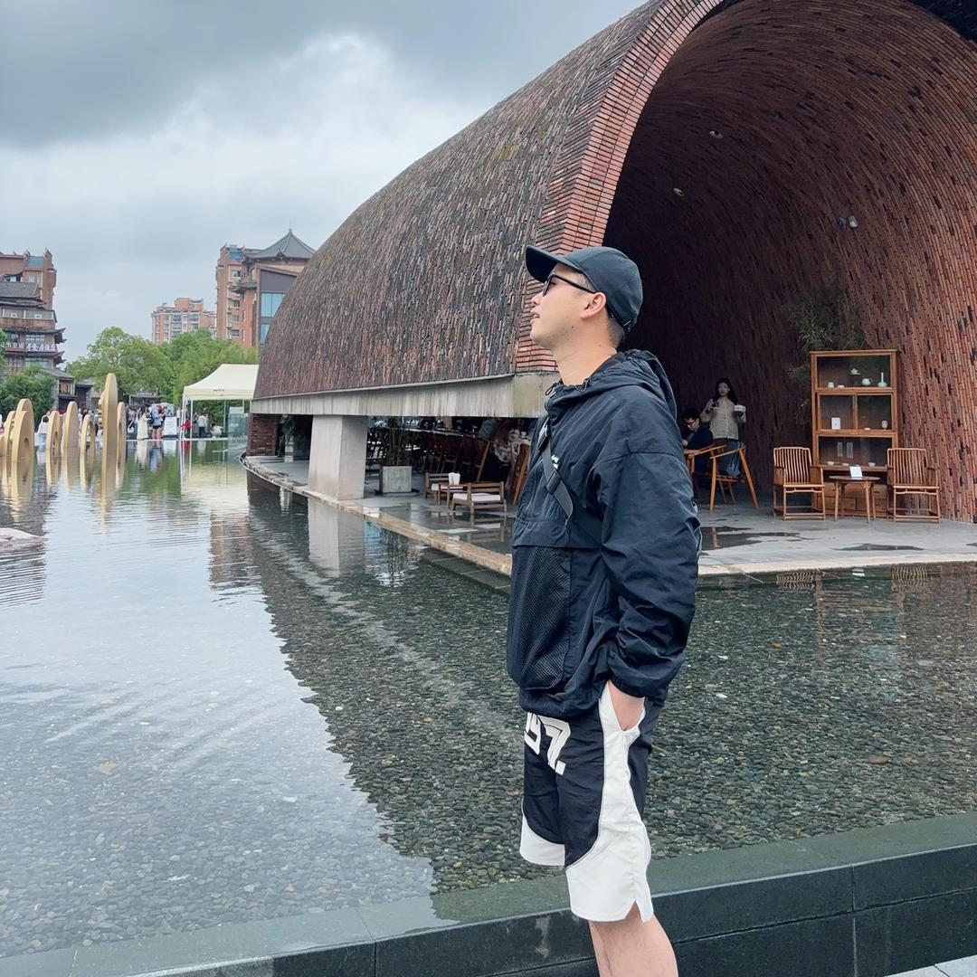 雅俗共赏。