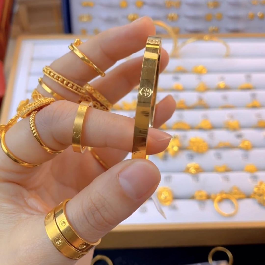 金灿灿