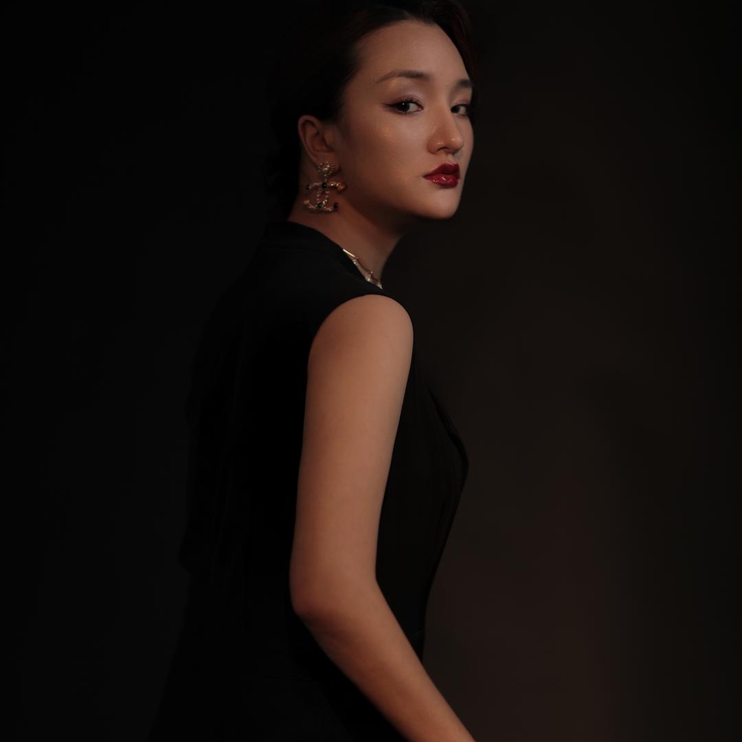 做礼服培训的佳佳