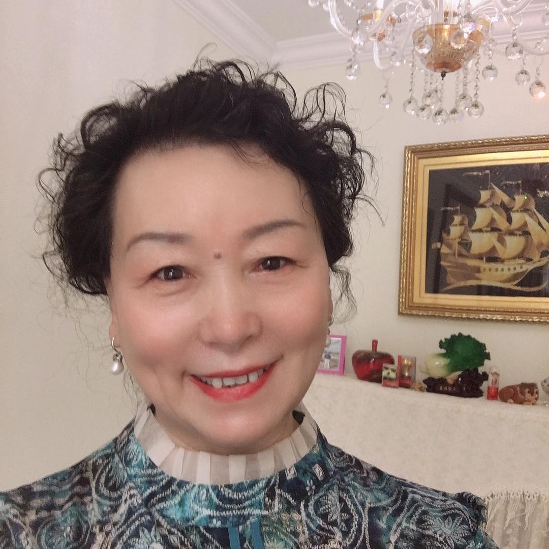 晁晁