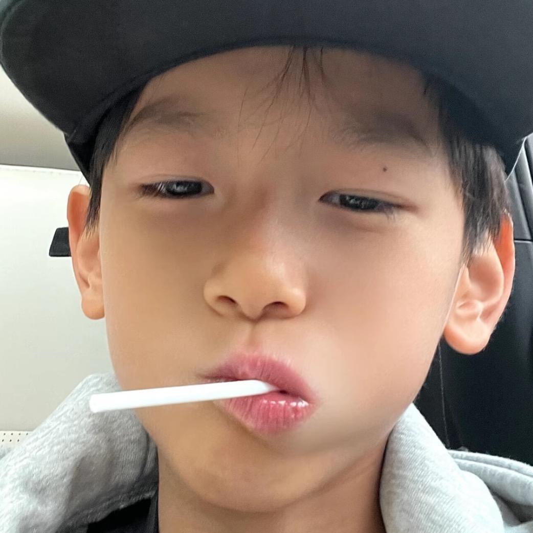 爱吃薯萌鱼