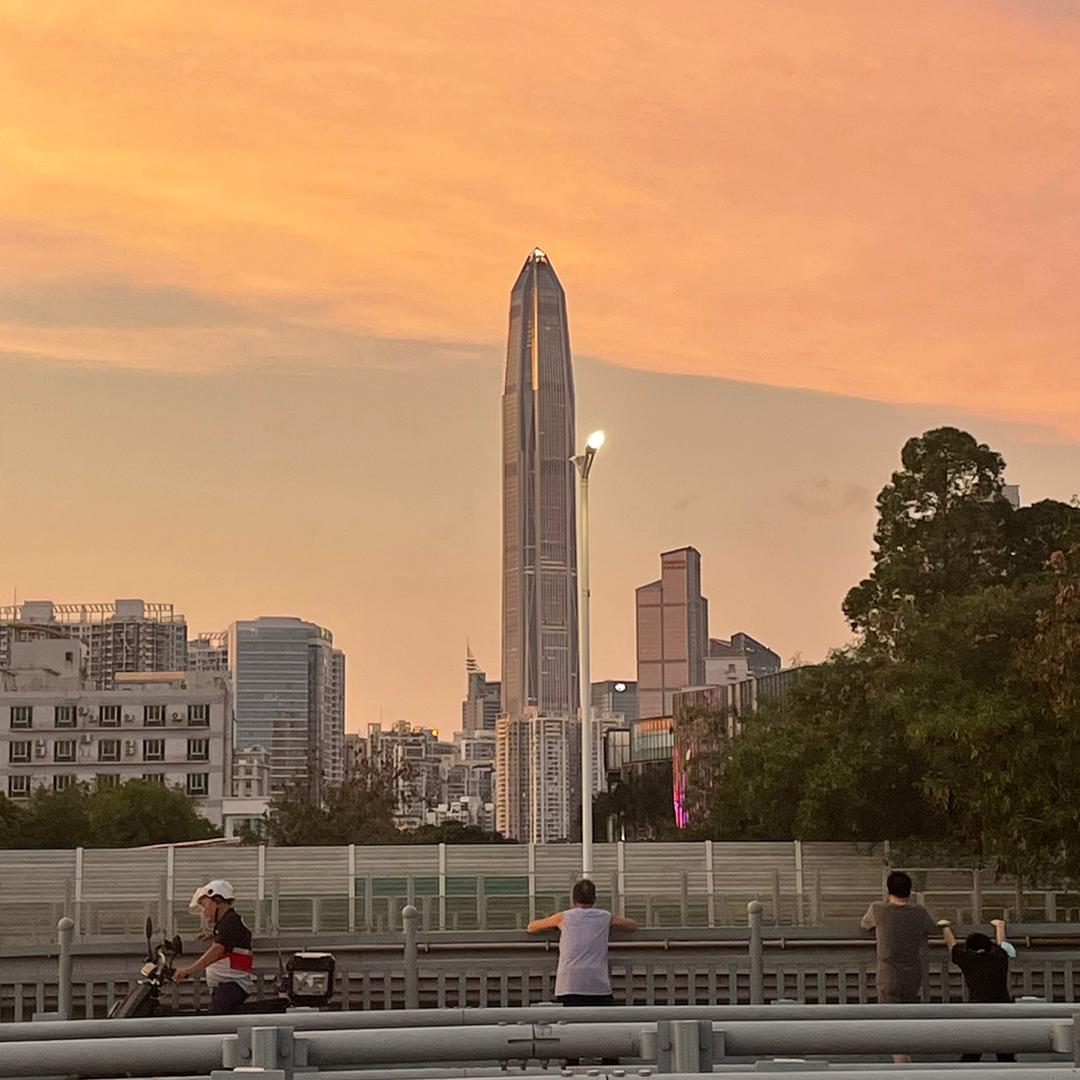 𝑴𝒓.𝒄𝒉𝒆𝒏