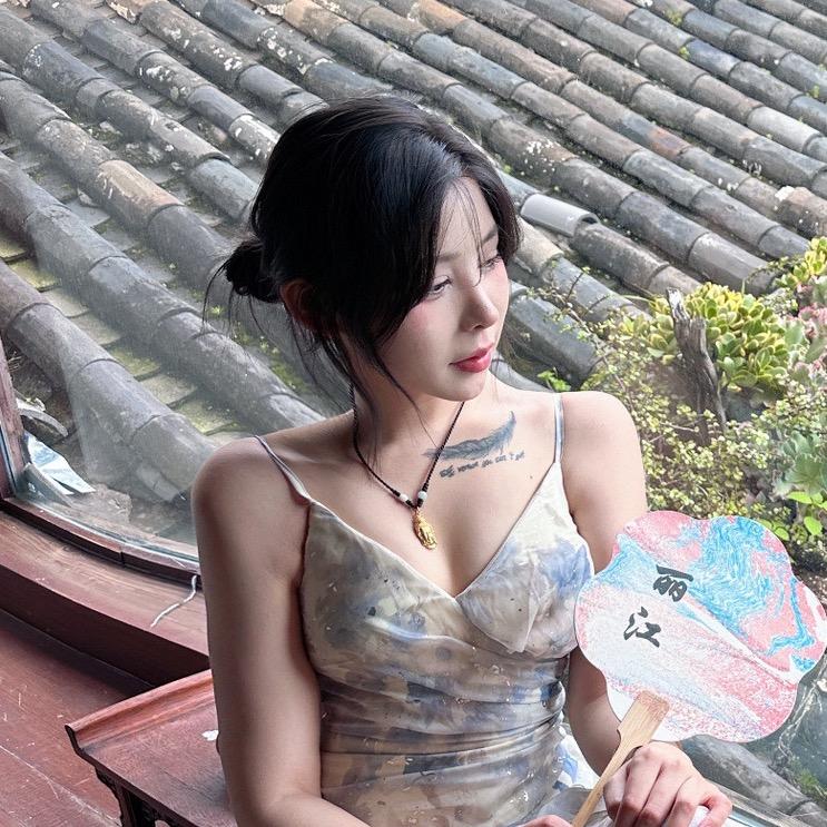 爱喝酒的青子🦋