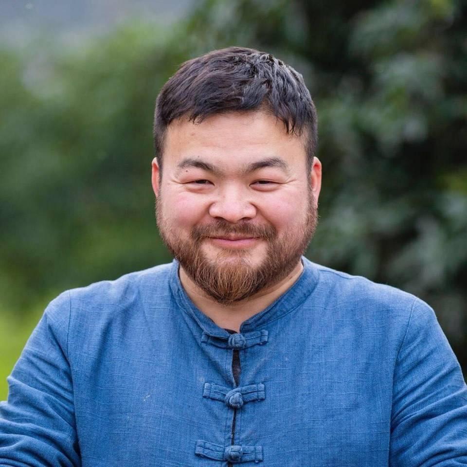 乡村胡子哥