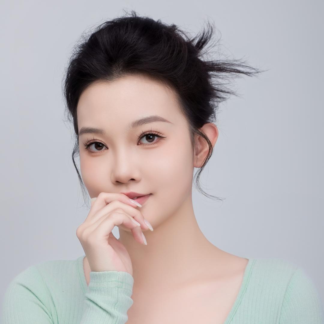 是默默呀