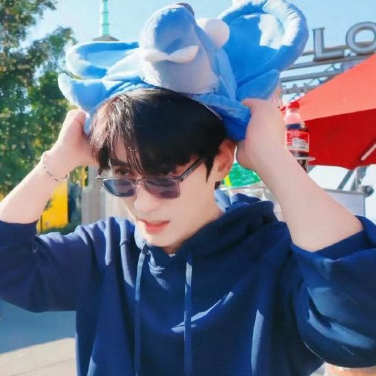 一个教授_见过朱一龙版