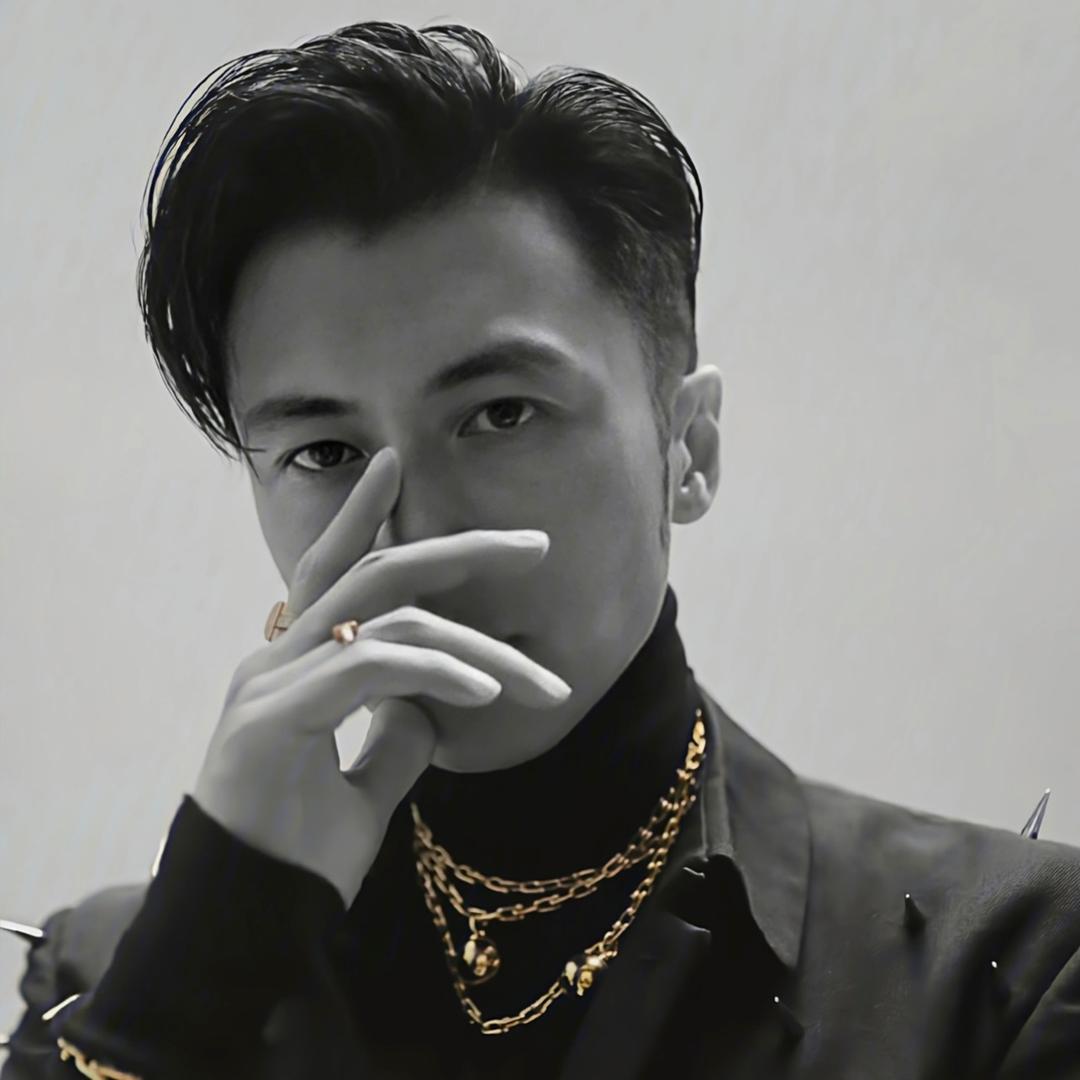 ᝰ是锋不似风꧂