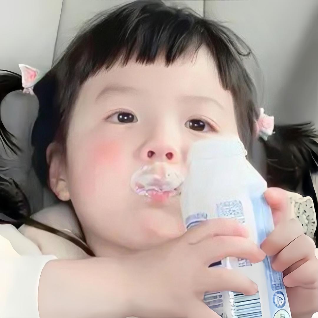 苹果爱喝水