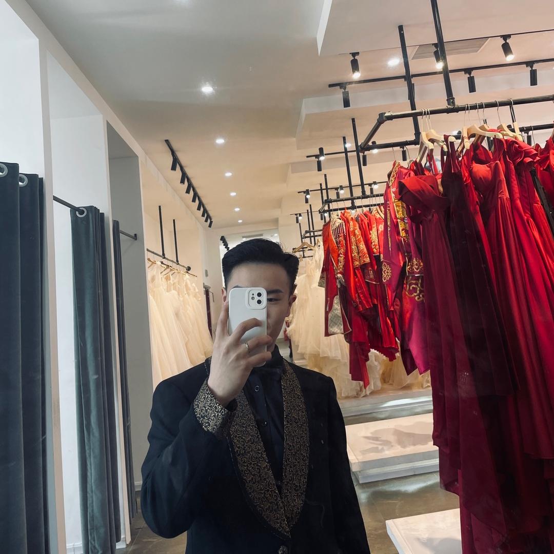 李先生.