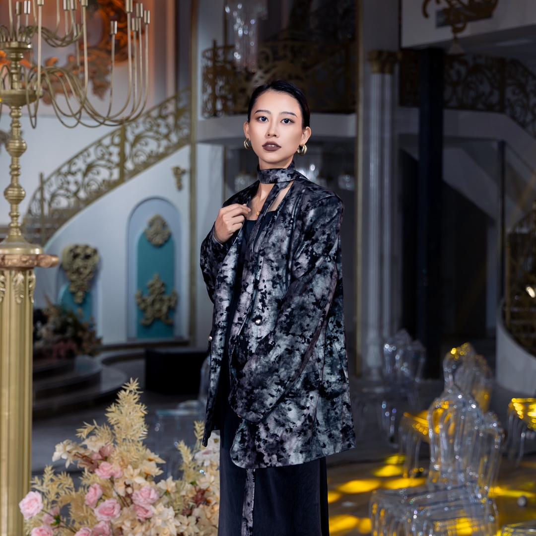 吴川化妆师周周