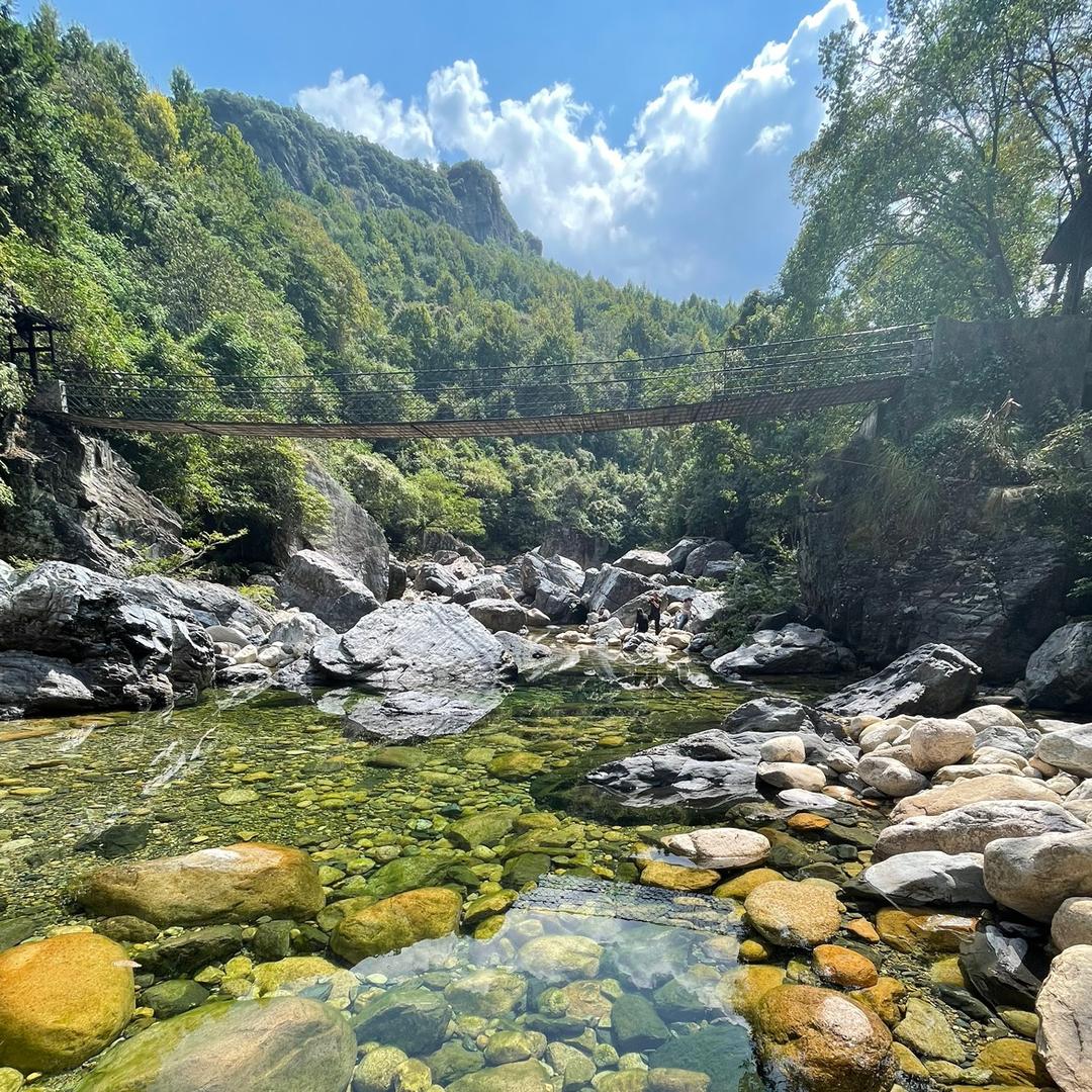 一窗山海