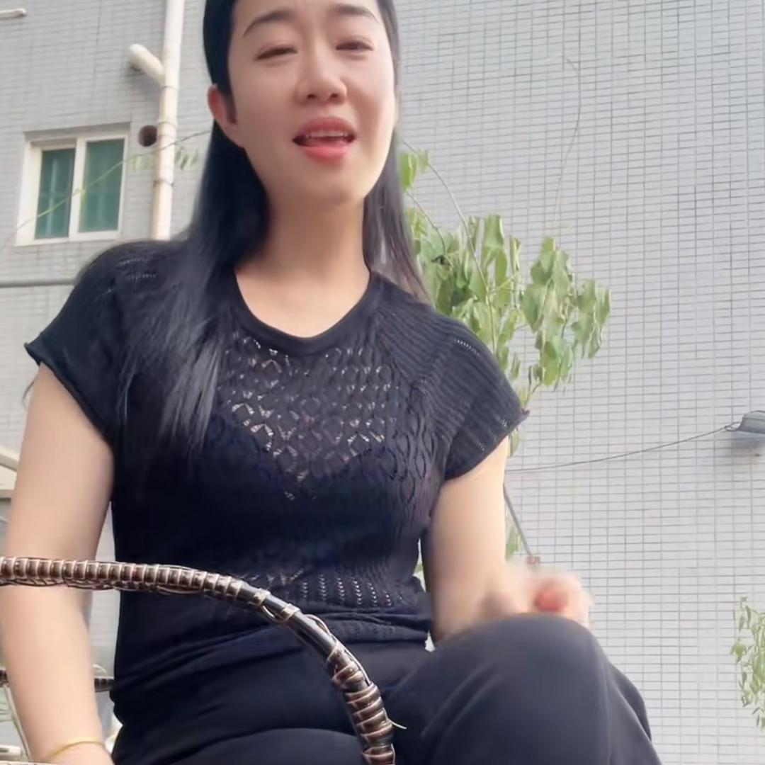 林素贞