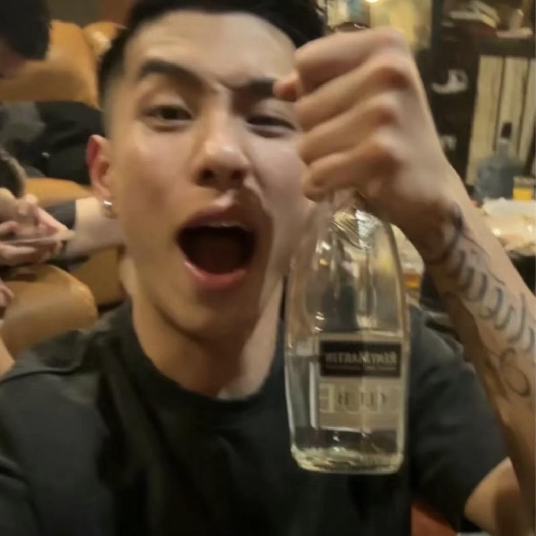 邵.